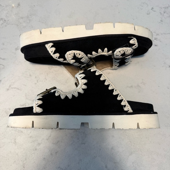 Like New-high end-MOU BIO Black and White Women's Sandals Two Buckles SZ 39 - Picture 3 of 14